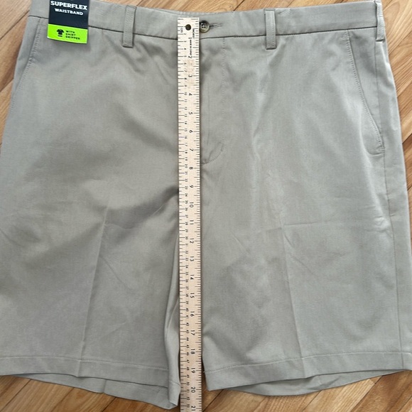 New HAGGAR Mens Cool 18 Golf Shorts Tan Sand Sz 38 Superflex Waistband - Picture 3 of 12